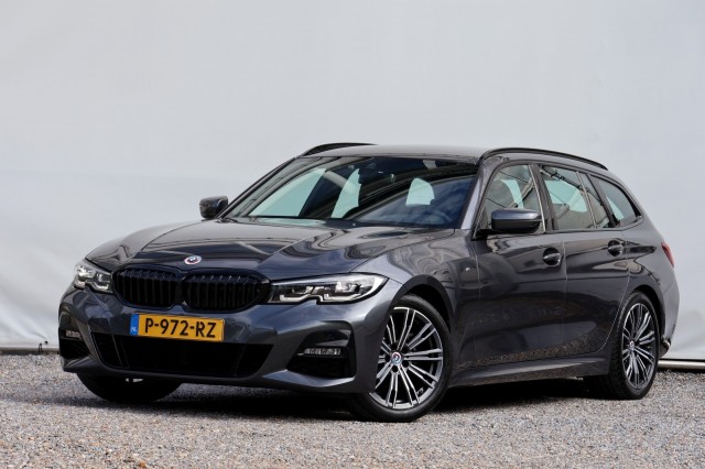 BMW 3-SERIE Touring 318i High Executive M Sport - 156 pk **Trekhaak / Camera, Autobedrijf Ploemen Meerssen BV, Meerssen