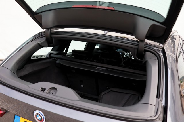 BMW 3-SERIE Touring 318i High Executive M Sport - 156 pk **Trekhaak / Camera, Autobedrijf Ploemen Meerssen BV, Meerssen