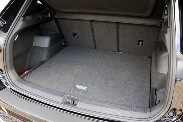 VOLKSWAGEN TIGUAN 1.5 eTSI R-Line - 150 pk **Pano / Harman Kardon / Area view, Autobedrijf Ploemen Meerssen BV, Meerssen