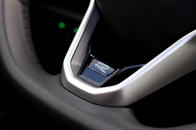 VOLKSWAGEN TIGUAN 1.5 eTSI R-Line - 150 pk **Pano / Harman Kardon / Area view, Autobedrijf Ploemen Meerssen BV, Meerssen