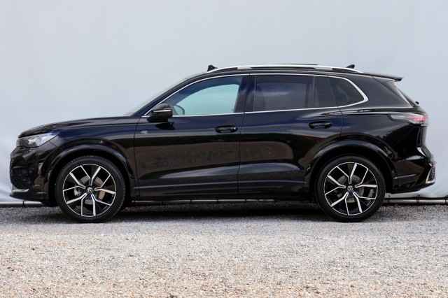 VOLKSWAGEN TIGUAN 1.5 eTSI R-Line - 150 pk **Pano / Harman Kardon / Area view, Autobedrijf Ploemen Meerssen BV, Meerssen