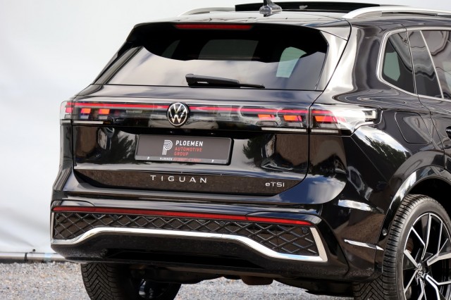 VOLKSWAGEN TIGUAN 1.5 eTSI R-Line - 150 pk **Pano / Harman Kardon / Area view, Autobedrijf Ploemen Meerssen BV, Meerssen