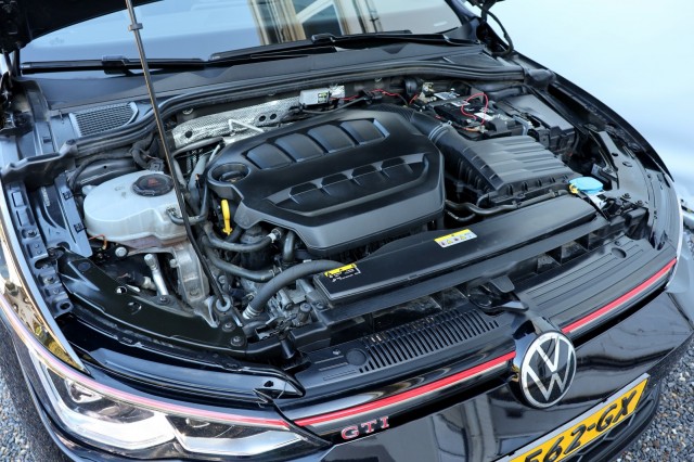 VOLKSWAGEN GOLF 2.0 TSI GTI - 245 pk **Pano / IQ Light / Harman Kardon / Leder  , Autobedrijf Ploemen Meerssen BV, Meerssen