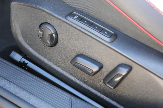 VOLKSWAGEN GOLF 2.0 TSI GTI - 245 pk **Pano / IQ Light / Harman Kardon / Leder  , Autobedrijf Ploemen Meerssen BV, Meerssen