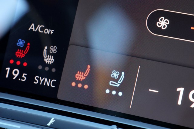 VOLKSWAGEN GOLF 2.0 TSI GTI - 245 pk **Pano / IQ Light / Harman Kardon / Leder  , Autobedrijf Ploemen Meerssen BV, Meerssen