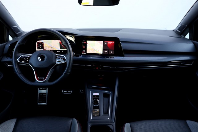 VOLKSWAGEN GOLF 2.0 TSI GTI - 245 pk **Pano / IQ Light / Harman Kardon / Leder  , Autobedrijf Ploemen Meerssen BV, Meerssen