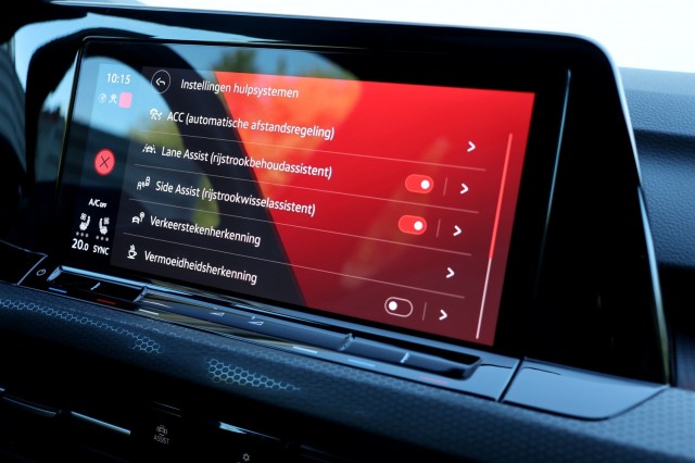 VOLKSWAGEN GOLF 2.0 TSI GTI - 245 pk **Pano / IQ Light / Harman Kardon / Leder  , Autobedrijf Ploemen Meerssen BV, Meerssen