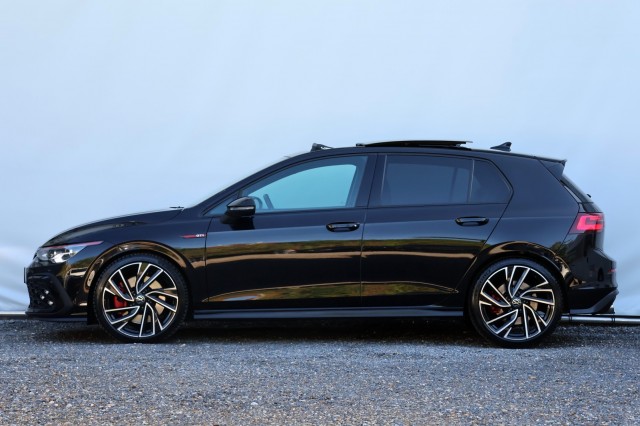 VOLKSWAGEN GOLF 2.0 TSI GTI - 245 pk **Pano / IQ Light / Harman Kardon / Leder  , Autobedrijf Ploemen Meerssen BV, Meerssen