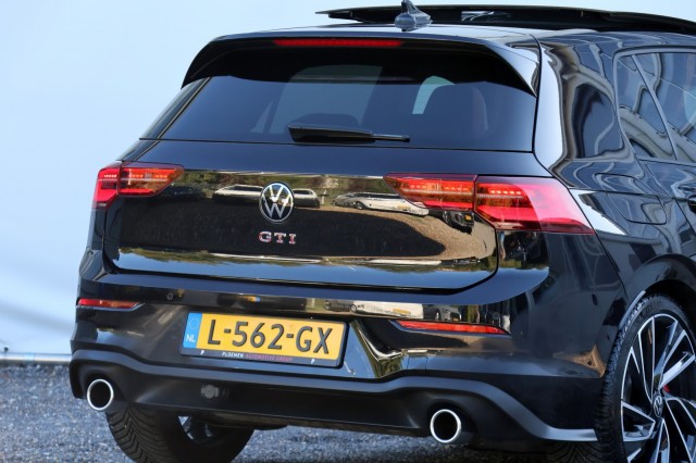 VOLKSWAGEN GOLF 2.0 TSI GTI - 245 pk **Pano / IQ Light / Harman Kardon / Leder  , Autobedrijf Ploemen Meerssen BV, Meerssen