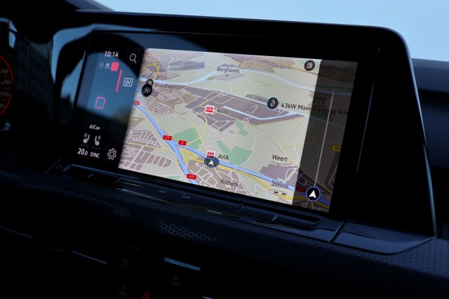 VOLKSWAGEN GOLF 2.0 TSI GTI - 245 pk **Pano / IQ Light / Harman Kardon / Leder  , Autobedrijf Ploemen Meerssen BV, Meerssen