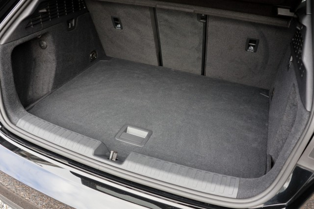 AUDI A3 Sportback 35 TFSI S Edition - 150 pk **Camera / Full Led  , Autobedrijf Ploemen Meerssen BV, Meerssen