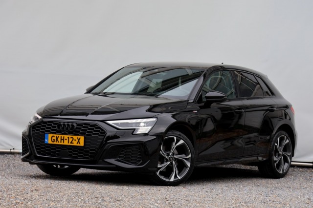 AUDI A3 Sportback 35 TFSI S Edition - 150 pk **Camera / Full Led  , Autobedrijf Ploemen Meerssen BV, Meerssen