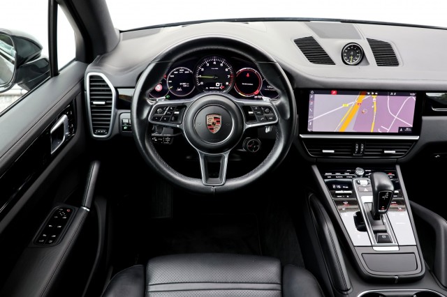 PORSCHE CAYENNE 3.0 E-Hybrid - 462 pk **Sport Chrono Plus / Pano / Head up, Autobedrijf Ploemen Meerssen BV, Meerssen