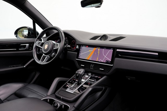 PORSCHE CAYENNE 3.0 E-Hybrid - 462 pk **Sport Chrono Plus / Pano / Head up, Autobedrijf Ploemen Meerssen BV, Meerssen