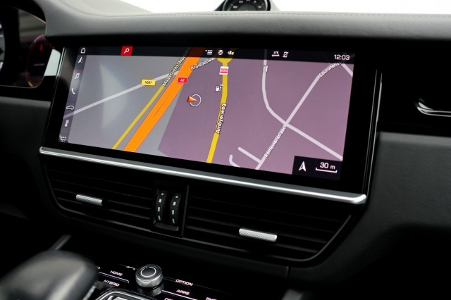 PORSCHE CAYENNE 3.0 E-Hybrid - 462 pk **Sport Chrono Plus / Pano / Head up, Autobedrijf Ploemen Meerssen BV, Meerssen