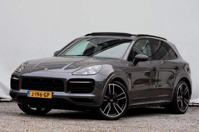 PORSCHE CAYENNE 3.0 E-Hybrid - 462 pk **Sport Chrono Plus / Pano / Head up, Autobedrijf Ploemen Meerssen BV, Meerssen