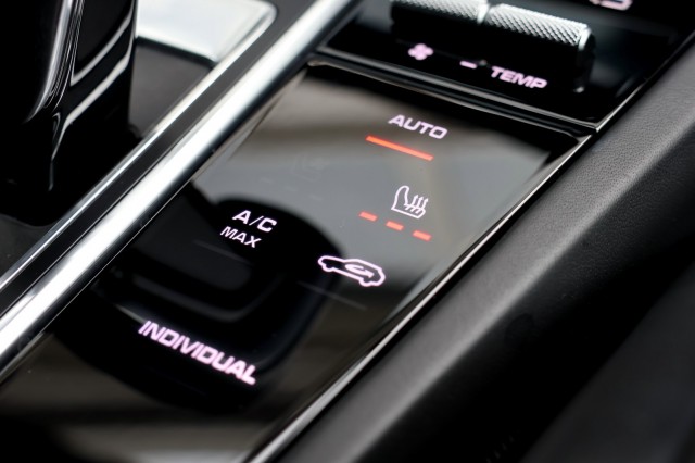 PORSCHE CAYENNE 3.0 E-Hybrid - 462 pk **Sport Chrono Plus / Pano / Head up, Autobedrijf Ploemen Meerssen BV, Meerssen