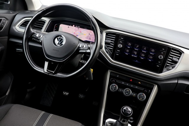 VOLKSWAGEN T-ROC 1.0 TSI Style - 110 pk **Active info / Trekhaak / Navi / ACC, Autobedrijf Ploemen Meerssen BV, Meerssen