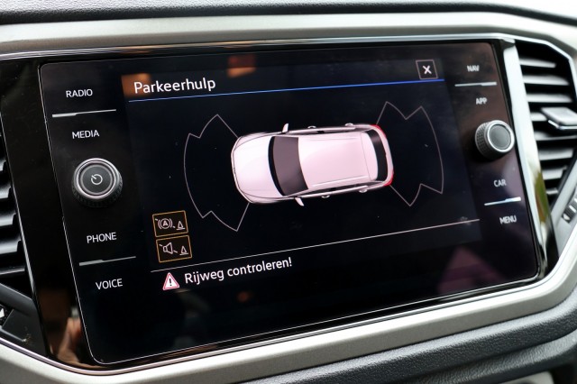 VOLKSWAGEN T-ROC 1.0 TSI Style - 110 pk **Active info / Trekhaak / Navi / ACC, Autobedrijf Ploemen Meerssen BV, Meerssen