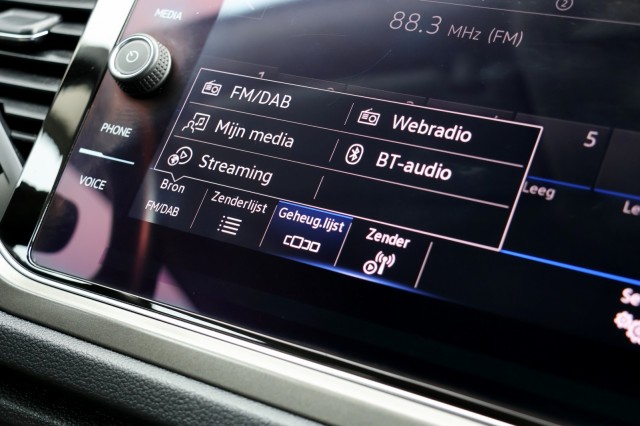 VOLKSWAGEN T-ROC 1.0 TSI Style - 110 pk **Active info / Trekhaak / Navi / ACC, Autobedrijf Ploemen Meerssen BV, Meerssen