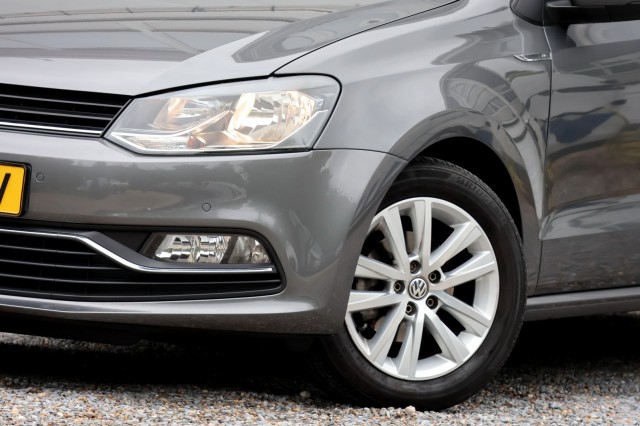 VOLKSWAGEN POLO 1.2 TSI DSG Auto Comfortline - 90 pk **Navi / Climate / Cruise, Autobedrijf Ploemen Meerssen BV, Meerssen