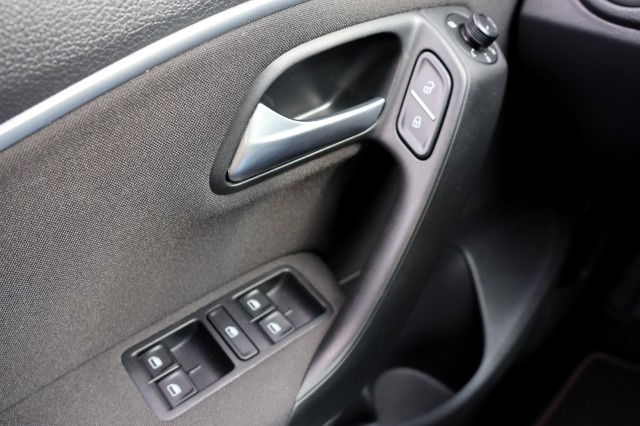 VOLKSWAGEN POLO 1.2 TSI DSG Auto Comfortline - 90 pk **Navi / Climate / Cruise, Autobedrijf Ploemen Meerssen BV, Meerssen