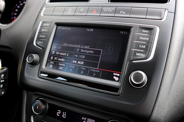 VOLKSWAGEN POLO 1.2 TSI DSG Auto Comfortline - 90 pk **Navi / Climate / Cruise, Autobedrijf Ploemen Meerssen BV, Meerssen