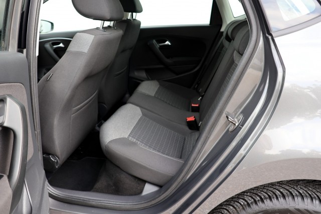 VOLKSWAGEN POLO 1.2 TSI DSG Auto Comfortline - 90 pk **Navi / Climate / Cruise, Autobedrijf Ploemen Meerssen BV, Meerssen