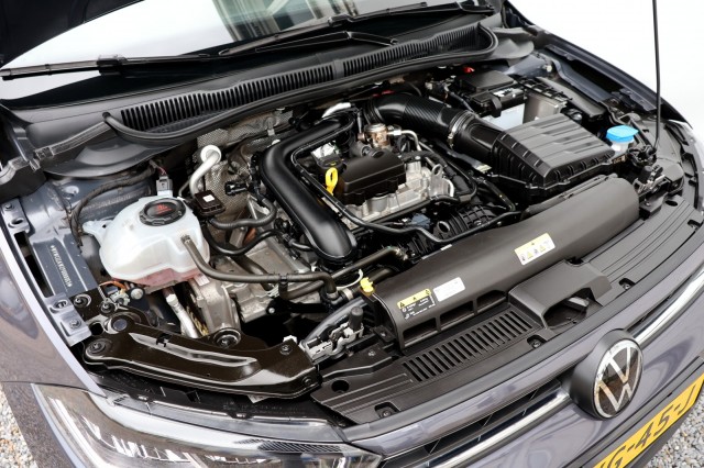 VOLKSWAGEN POLO 1.0 TSI DSG Move - 95 pk **Camera / Navi / Carplay / Climate, Autobedrijf Ploemen Meerssen BV, Meerssen