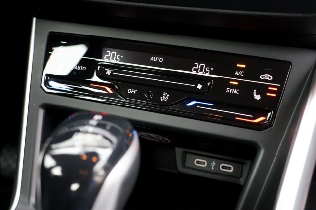 VOLKSWAGEN POLO 1.0 TSI DSG Move - 95 pk **Camera / Navi / Carplay / Climate, Autobedrijf Ploemen Meerssen BV, Meerssen