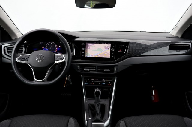 VOLKSWAGEN POLO 1.0 TSI DSG Move - 95 pk **Camera / Navi / Carplay / Climate, Autobedrijf Ploemen Meerssen BV, Meerssen