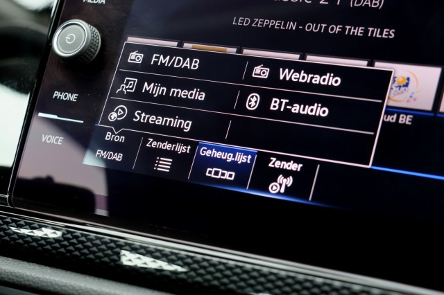 VOLKSWAGEN POLO 1.0 TSI DSG Move - 95 pk **Camera / Navi / Carplay / Climate, Autobedrijf Ploemen Meerssen BV, Meerssen