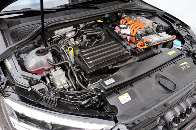 AUDI A3 Sportback 45 TFSIe S-Line - 245 pk , Autobedrijf Ploemen Meerssen BV, Meerssen