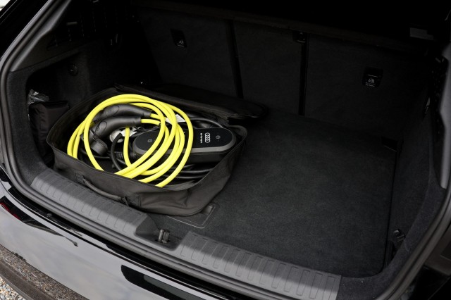 AUDI A3 Sportback 45 TFSIe S-Line - 245 pk , Autobedrijf Ploemen Meerssen BV, Meerssen