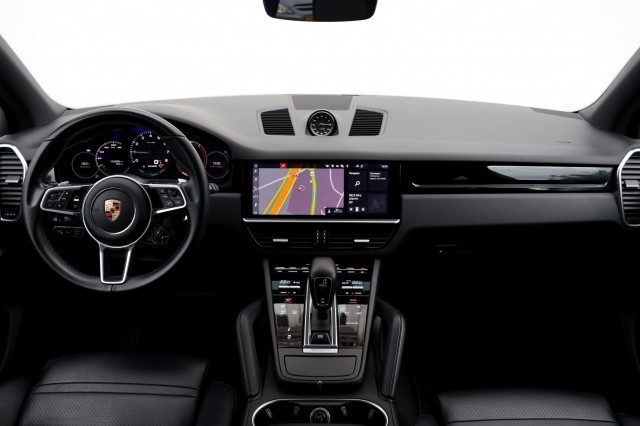 PORSCHE CAYENNE 3.0 E-Hybrid - 462 pk **Sport Chrono Plus / Pano / BOSE, Autobedrijf Ploemen Meerssen BV, Meerssen