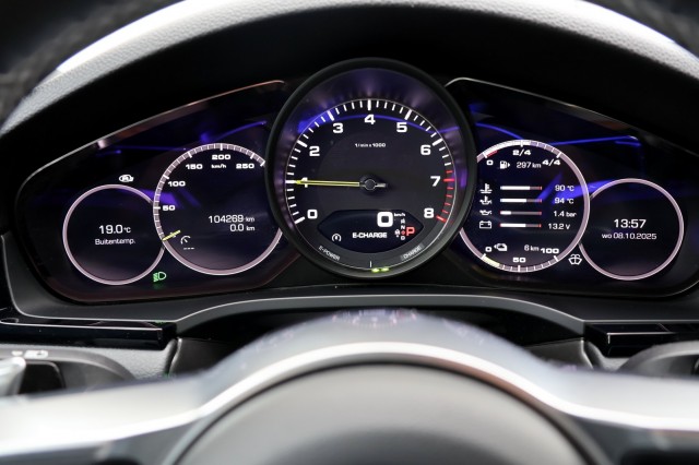 PORSCHE CAYENNE 3.0 E-Hybrid - 462 pk **Sport Chrono Plus / Pano / BOSE, Autobedrijf Ploemen Meerssen BV, Meerssen