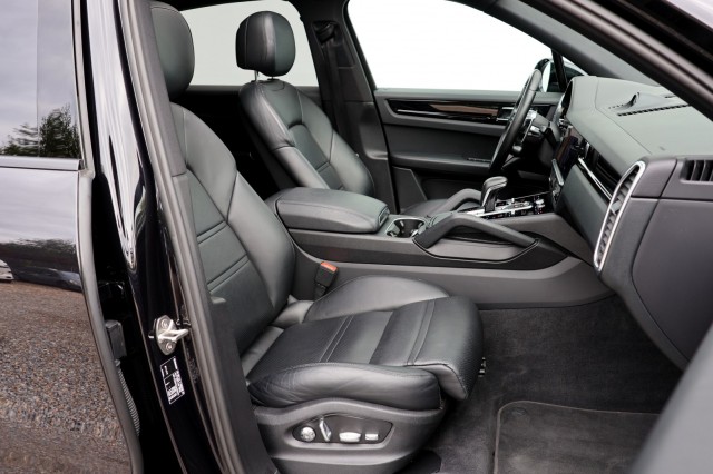 PORSCHE CAYENNE 3.0 E-Hybrid - 462 pk **Sport Chrono Plus / Pano / BOSE, Autobedrijf Ploemen Meerssen BV, Meerssen
