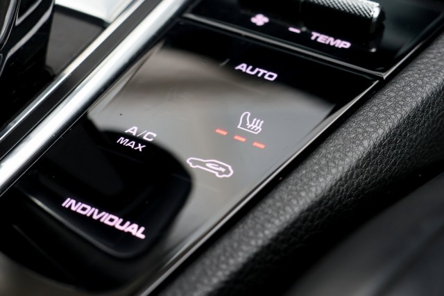 PORSCHE CAYENNE 3.0 E-Hybrid - 462 pk **Sport Chrono Plus / Pano / BOSE, Autobedrijf Ploemen Meerssen BV, Meerssen