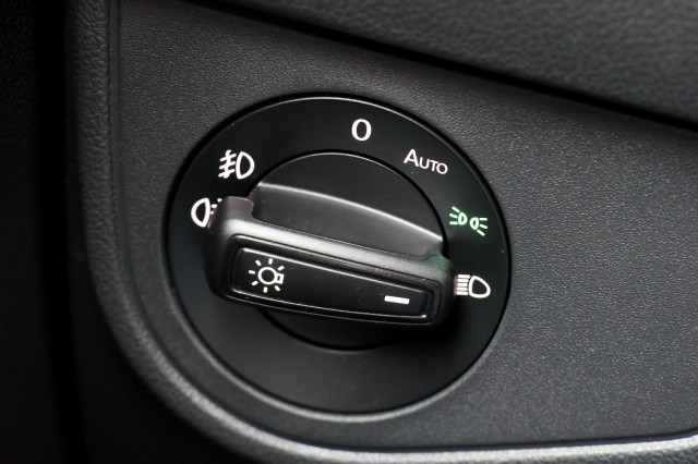 VOLKSWAGEN TAIGO 1.0 TSI R-Line Business - 110 pk **Pano / IQ Light / ACC / Keyless, Autobedrijf Ploemen Meerssen BV, Meerssen