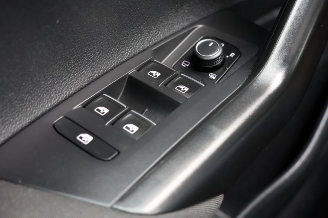 VOLKSWAGEN TAIGO 1.0 TSI R-Line Business - 110 pk **Pano / IQ Light / ACC / Keyless, Autobedrijf Ploemen Meerssen BV, Meerssen