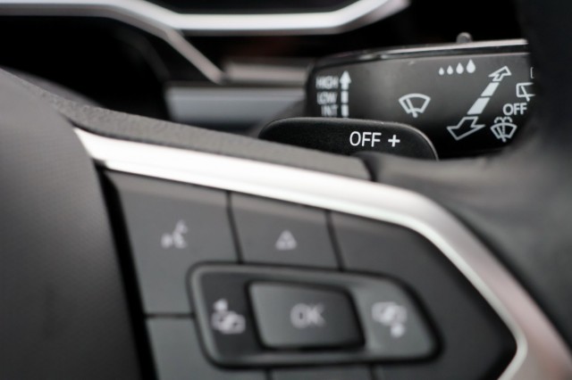 VOLKSWAGEN TAIGO 1.0 TSI R-Line Business - 110 pk **Pano / IQ Light / ACC / Keyless, Autobedrijf Ploemen Meerssen BV, Meerssen