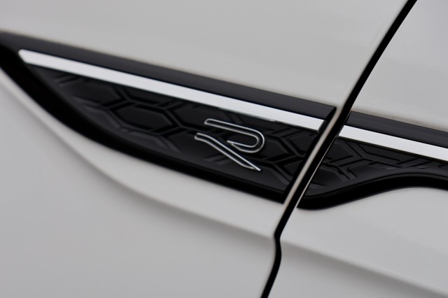 VOLKSWAGEN TAIGO 1.0 TSI R-Line Business - 110 pk **Pano / IQ Light / ACC / Keyless, Autobedrijf Ploemen Meerssen BV, Meerssen