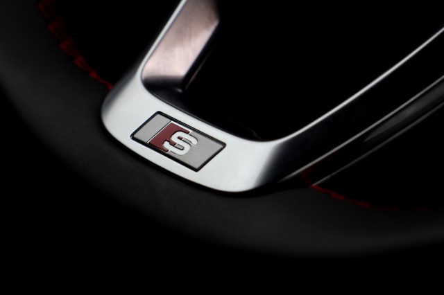 AUDI Q7 60 TFSIe Quattro Pro Line S Competition - 456 pk, Autobedrijf Ploemen Meerssen BV, Meerssen