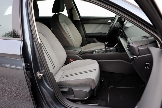 SEAT LEON Sportstourer 1.5 TSI Style - 131 pk **Full Link / PDC / Cruise, Autobedrijf Ploemen Meerssen BV, Meerssen