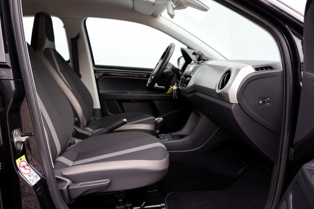 VOLKSWAGEN UP 1.0 BMT High Up! Automaat - 75 pk **Unieke KM / 1e eig / Camera, Autobedrijf Ploemen Meerssen BV, Meerssen