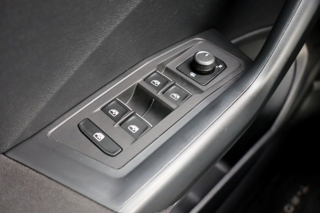 VOLKSWAGEN T-ROC 1.5 TSI DSG Sport - 150 pk **Virtual / 1e eig / NAP / Led , Autobedrijf Ploemen Meerssen BV, Meerssen