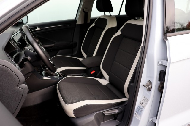 VOLKSWAGEN T-ROC 1.5 TSI DSG Sport - 150 pk **Virtual / 1e eig / NAP / Led , Autobedrijf Ploemen Meerssen BV, Meerssen