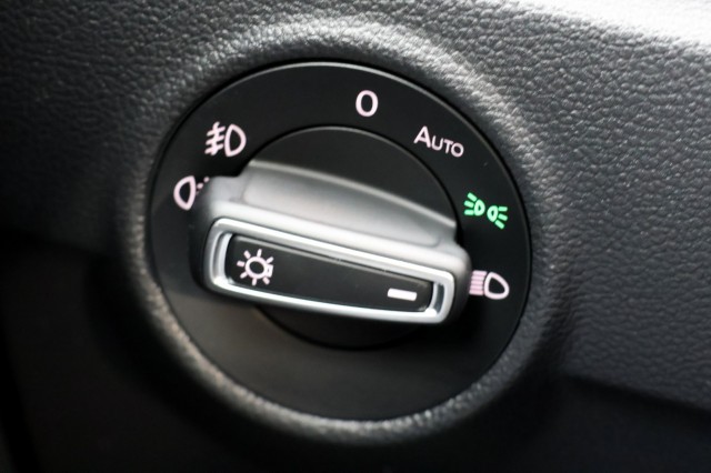 VOLKSWAGEN T-ROC 1.5 TSI DSG Sport - 150 pk **Virtual / 1e eig / NAP / Led , Autobedrijf Ploemen Meerssen BV, Meerssen