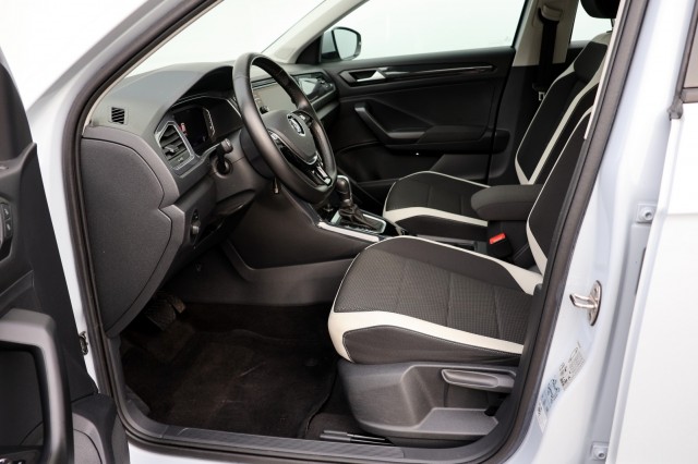VOLKSWAGEN T-ROC 1.5 TSI DSG Sport - 150 pk **Virtual / 1e eig / NAP / Led , Autobedrijf Ploemen Meerssen BV, Meerssen