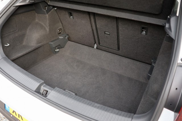 VOLKSWAGEN T-ROC 1.5 TSI DSG Sport - 150 pk **Virtual / 1e eig / NAP / Led , Autobedrijf Ploemen Meerssen BV, Meerssen